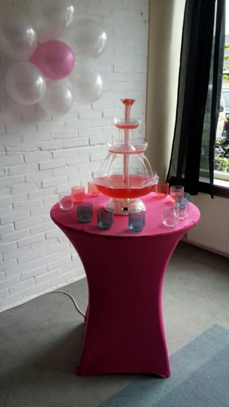 Te huur Limonade fontein compleet
