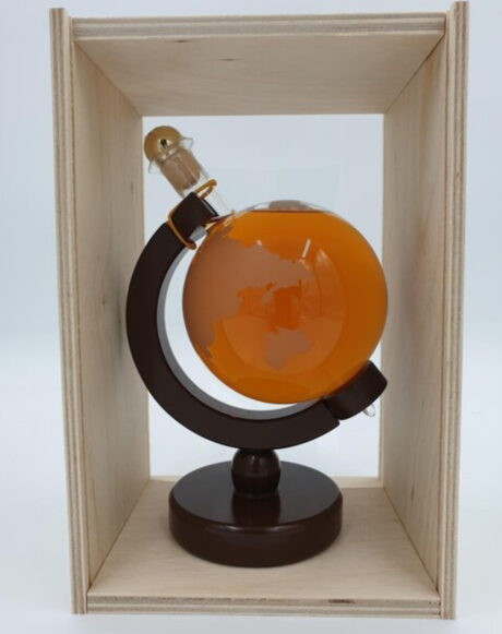 Globe wereldbol in houten standaard whisky 0,35cl